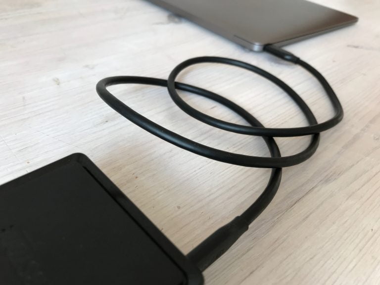 Tip: finally a neat charging cable on your desk