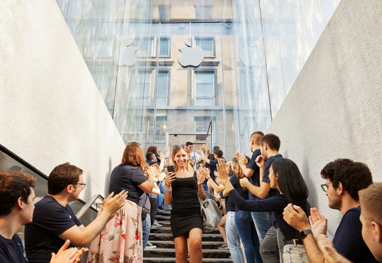 Apple opens first Store in Milan with new design