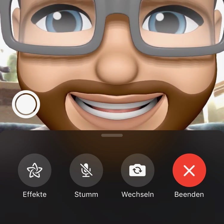 FaceTime: Switch front and rear cameras quickly in iOS 12.1.1