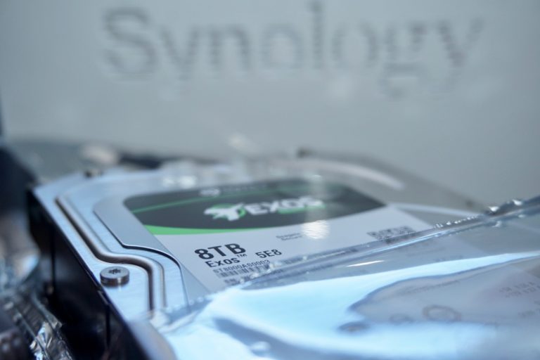 Own DIY Cloud backup solution with 8 TB hard disk and Synology