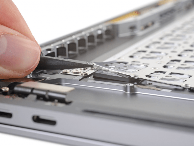 MacBook Pro 16″: Keyboard riveted to top case again