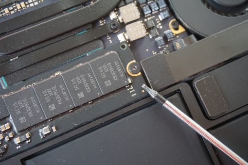 MacBook Air Upgrade Loosen SSD Screw