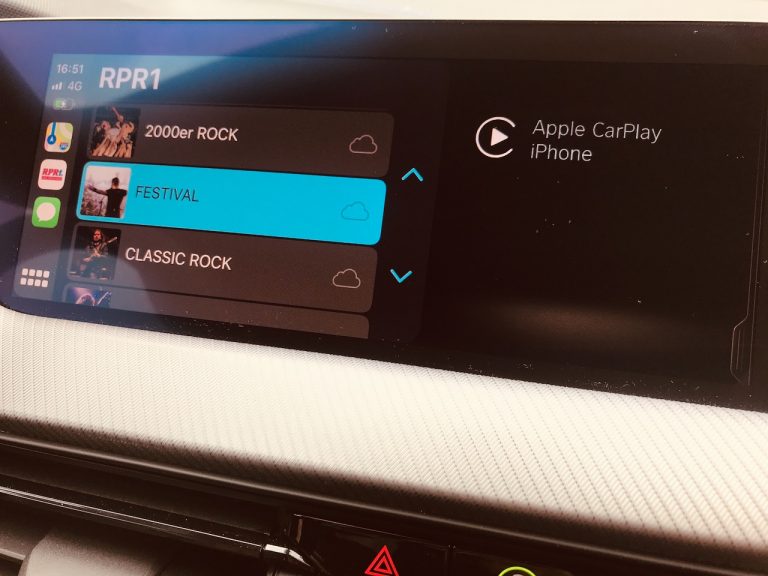 Retrofit DAB+ alternative internet radio in your car with CarPlay