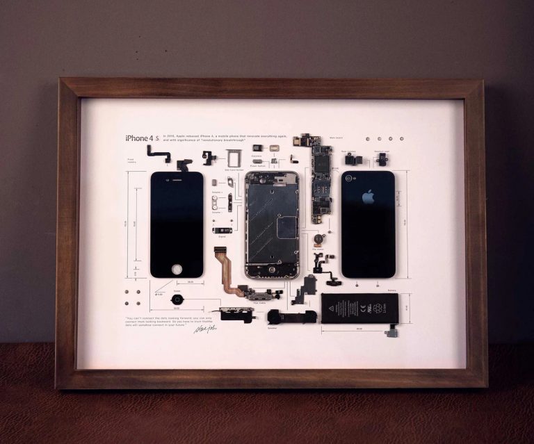 iPhone 4S exploded view as a work of art
