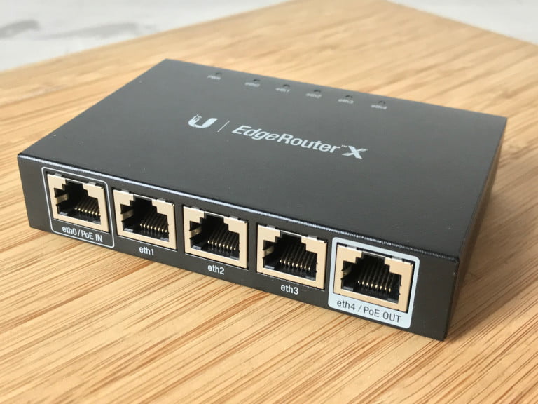 Operate the Ubiquiti EdgeRouter ER-X with a 24 volt and 5 volt power supply